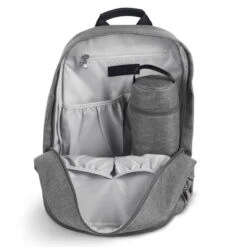 UPPAbaby Wickelrucksack Theo Dark Taupe -Babyprodukte Geschäft changingbackpack jor interioropen2 1200x900 e339a72 1 1 1 1