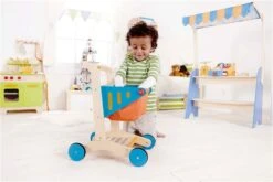 Hape Einkaufswagen E3123 18 Hape Einkaufswagen E3123 -Babyprodukte Geschäft e3123 shopping cart child 4 1